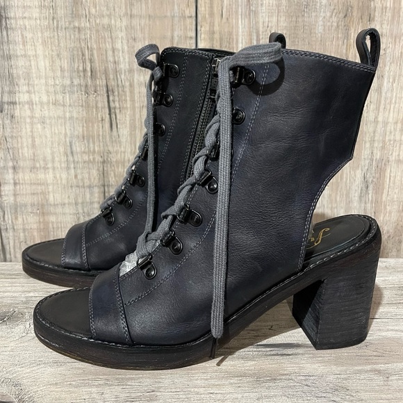 Free People City Of Lights Black Open Toe Lace Up Back Cut Out Heel Boots Sz 10 - Picture 13 of 16